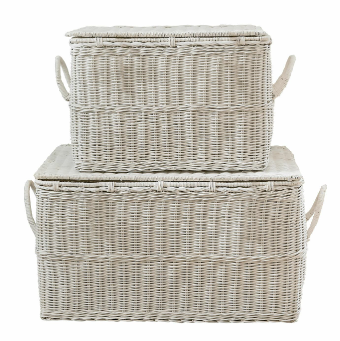WHITE WICKER LIDDED CHEST MEDIUM SIZE