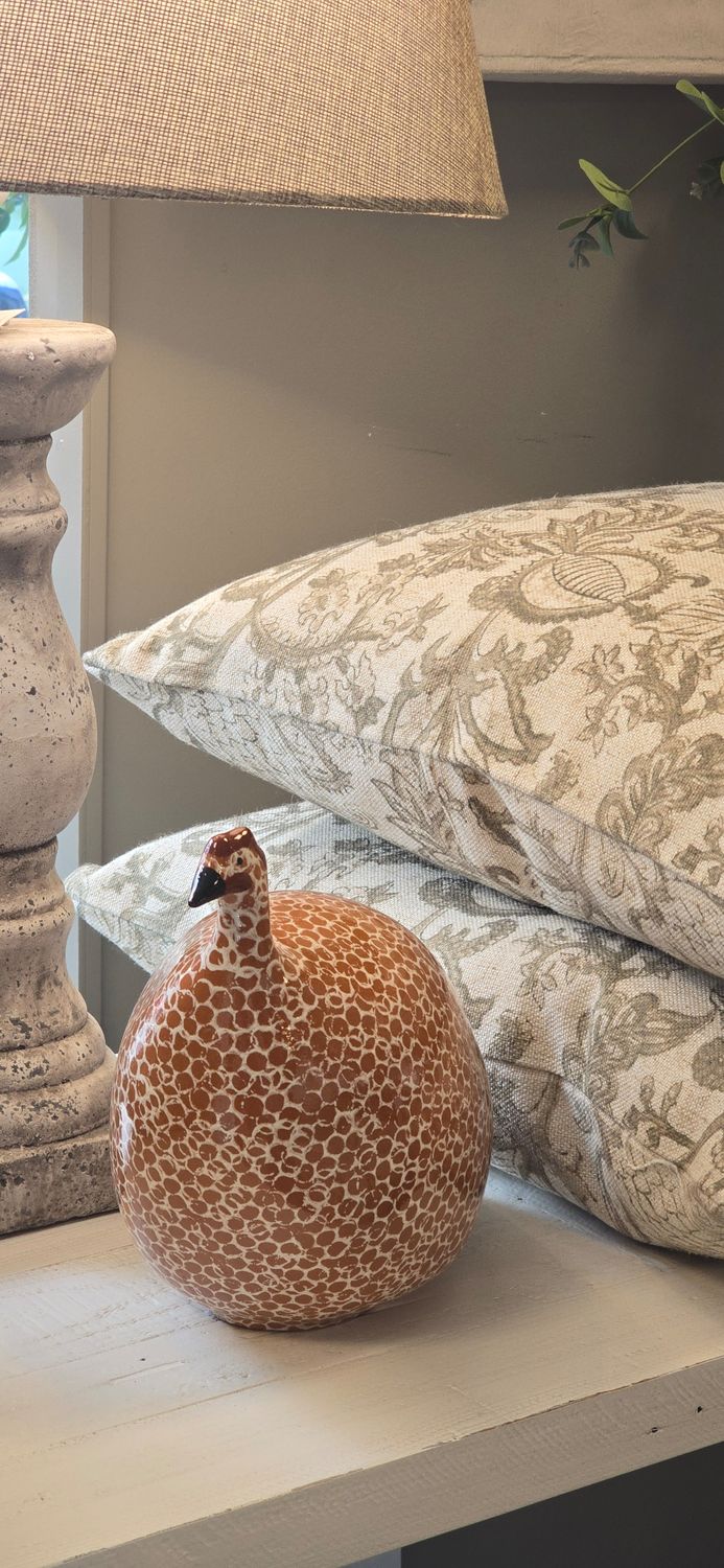 MEDIUM TERRACOTTA SPOTTED GUINEA FOWL
