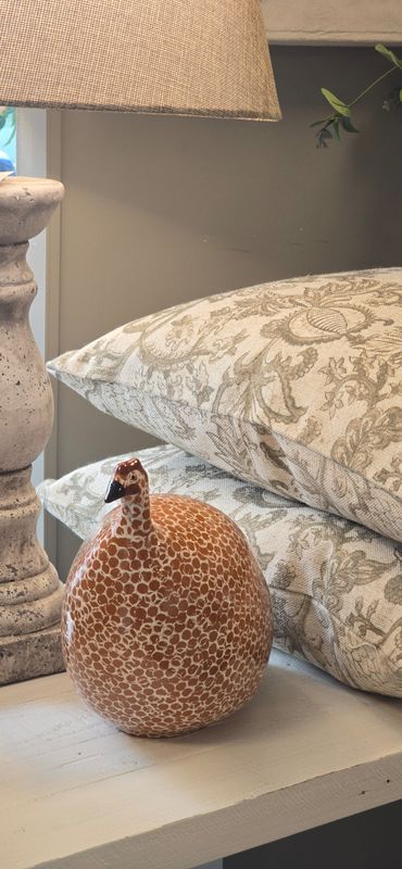 MEDIUM TERRACOTTA SPOTTED GUINEA FOWL