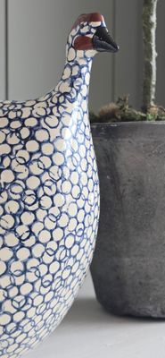 MEDIUM NAVY AND WHITE SPOTTED GUINEA FOWL MEDIUM NAVY AND WHITE SPOTTED GUINEA FOWL
