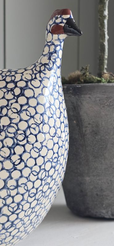 MEDIUM NAVY AND WHITE SPOTTED GUINEA FOWL