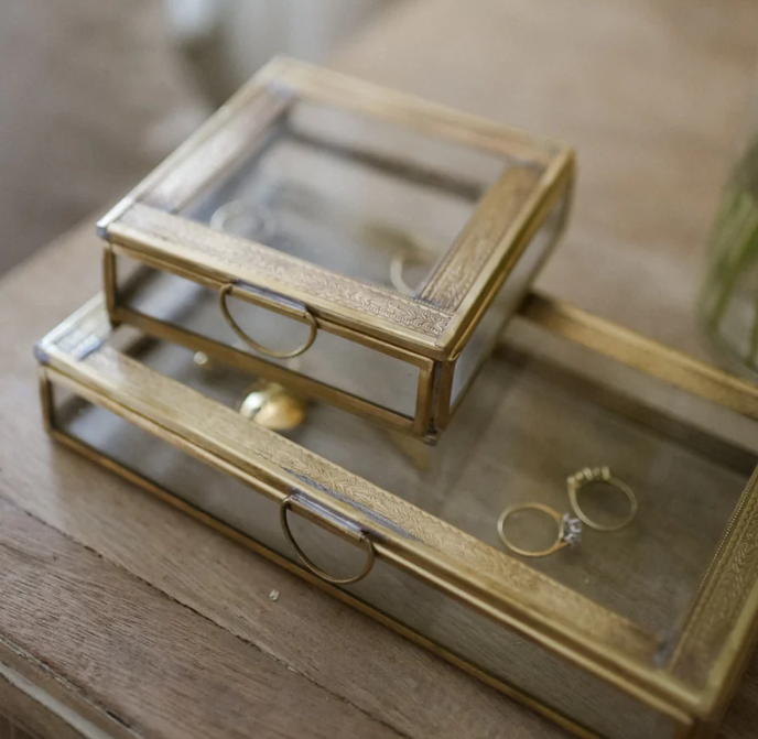 BRASS FRAME GLASS LIDDED BOX IN SMALL