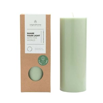 VEGAN PILLAR CANDLE IN GREEN