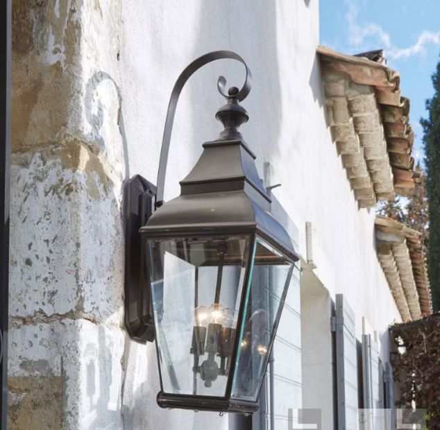 THE LODGE OUTDOOR WALL LIGHT