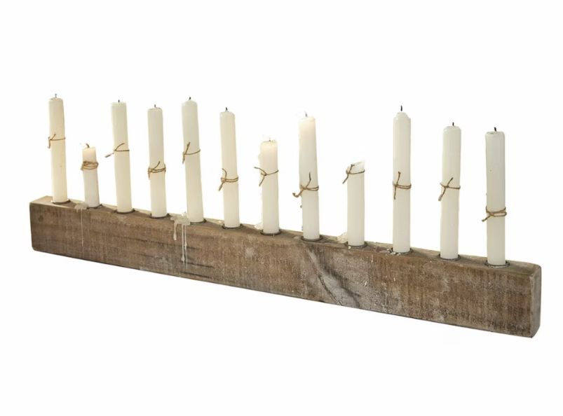 12 CANDLE HOLDER IN SOLID PINE