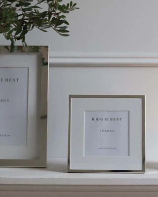 4x4 THIN SILVER BORDER FRAME