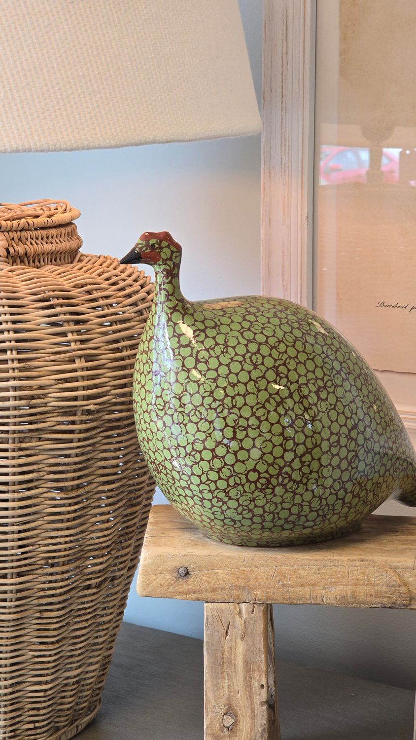 MEDIUM BORDEAUX AND GREEN SPOTTED GUINEA FOWL