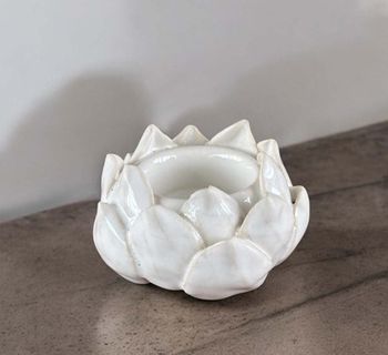 WHITE CERAMIC LOTUS TEALIGHT HOLDER