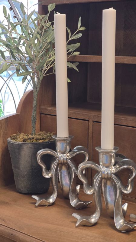 TALL SILVER BOW DINNER CANDLE HOLDER