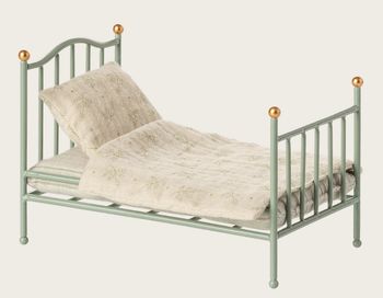 VINTAGE SINGLE BED FOR MOUSE IN MINT