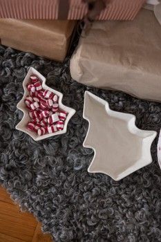 WHITE CERAMIC CHRISTMAS TREE BOWL