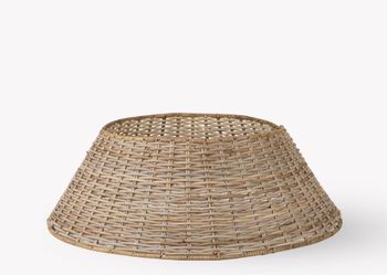 BEMBRIDGE LARGE TREE SKIRT IN 2 PARTS