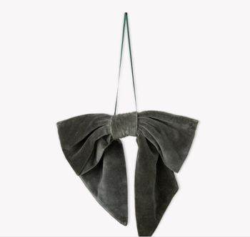 HYDE CHRISTMAS DOOR BOW IN FERN HYDE CHRISTMAS DOOR BOW IN FERN