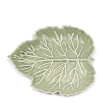GREEN LEAF PLATE IN MEDIUM