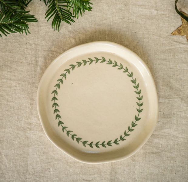 HAND PAINTED WREATH DESIGN SNACK PLATE