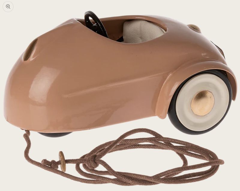 MOUSE CAR IN DARK POWDER