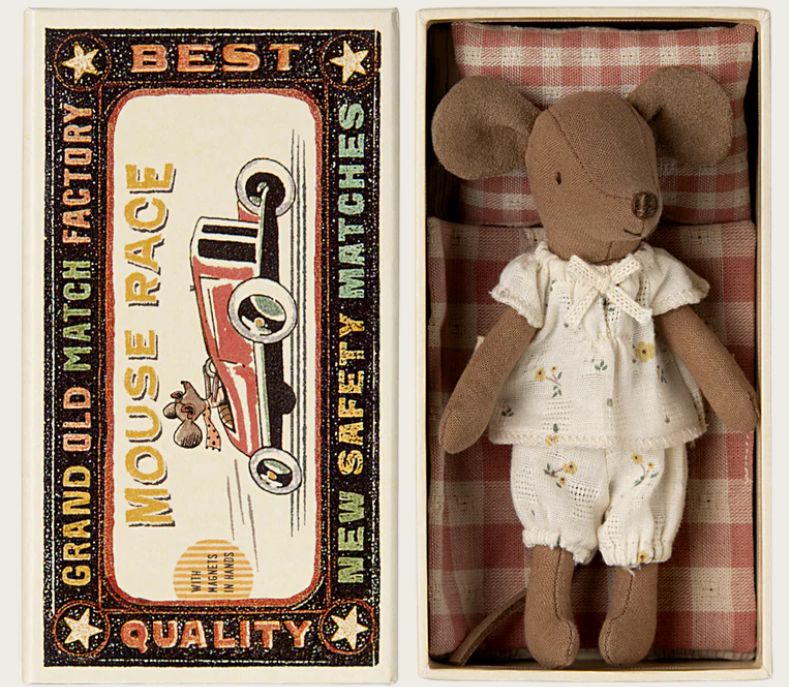 BIG SISTER MOUSE IN A MATCHBOX WITH MAGNETIC HANDS