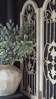 THE CARMEN VASE