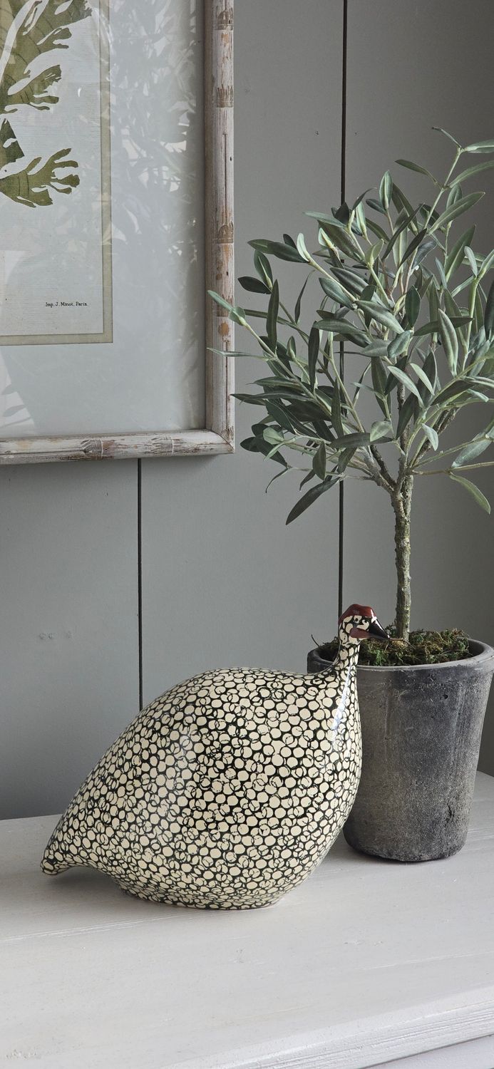 MEDIUM DARK GREEN AND WHITE SPOTTED GUINEA FOWL MEDIUM DARK GREEN AND WHITE SPOTTED GUINEA FOWL