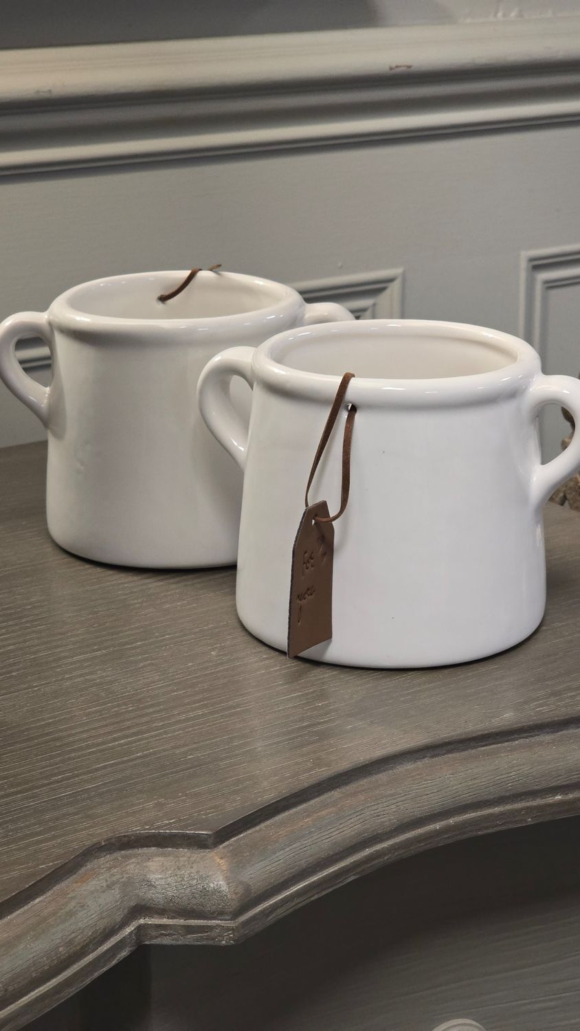 WHITE CERAMIC POT WITH TAG SMALL