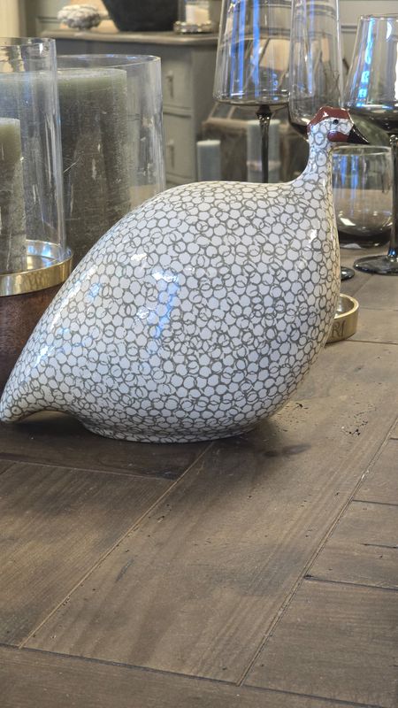 MEDIUM PEAT ON WHITE SPOTTED GUINEA FOWL