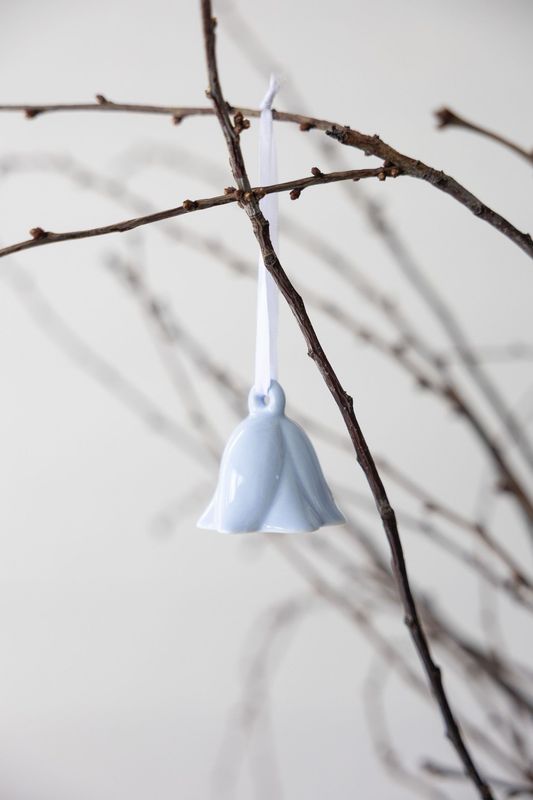 GLAZED CERAMIC HANGING FLOWER IN BLUE
