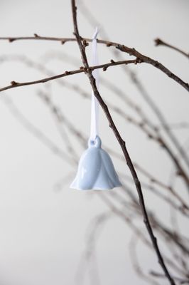 GLAZED CERAMIC HANGING FLOWER IN BLUE