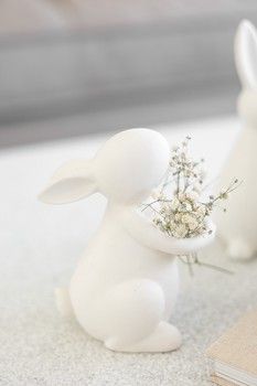 MATT WHITE CERAMIC BUNNY
