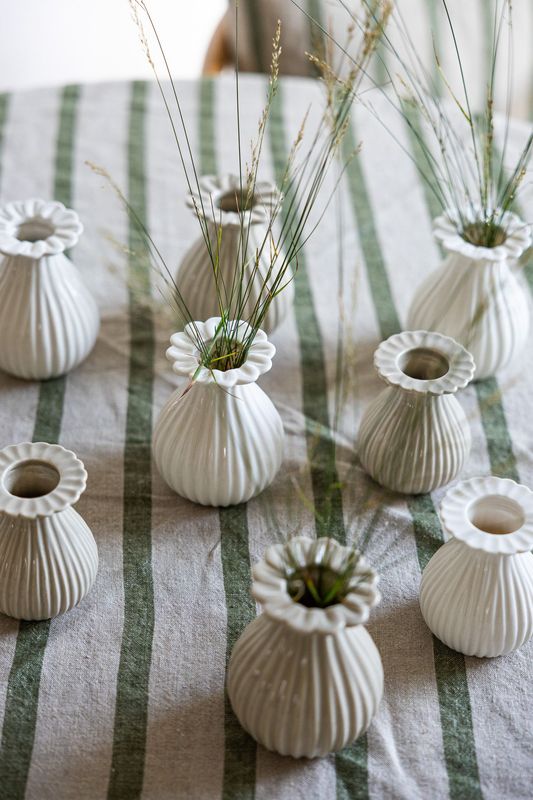 RIBBED BEIGE POPPY VASE IN SMALL