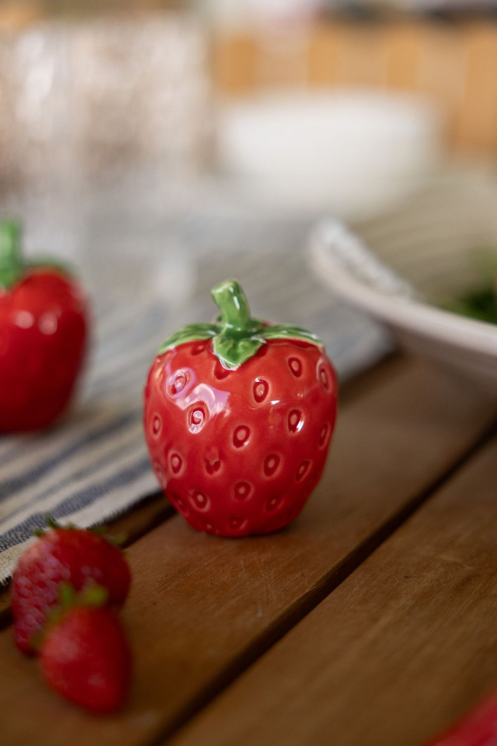 GLAZED CERAMIC STRAWBERRY