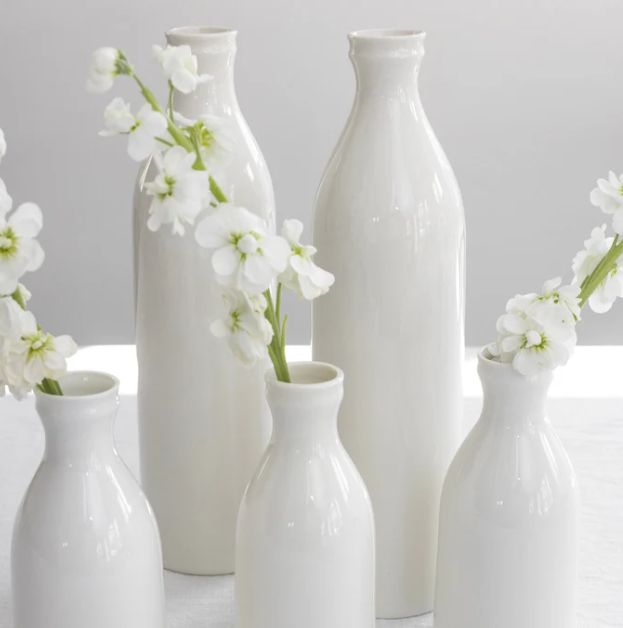 WHITE PORCELAIN CARAFE 0.7 LITRE