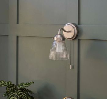 FOVANT BATHROOM WALL LIGHT IN SATIN NICKEL FOVANT BATHROOM WALL LIGHT IN SATIN NICKEL