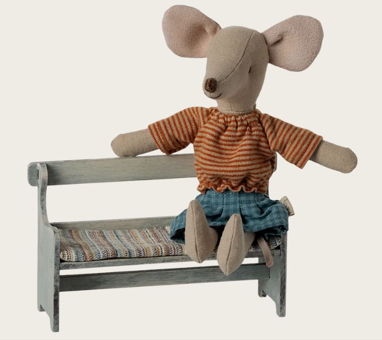 WOODEN MOUSE BENCH