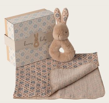 BUNNY RATTLE SET IN CREAM PEACH