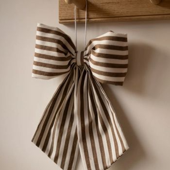 BROWN AND WHITE WIDE STRIPE HANGING BOW