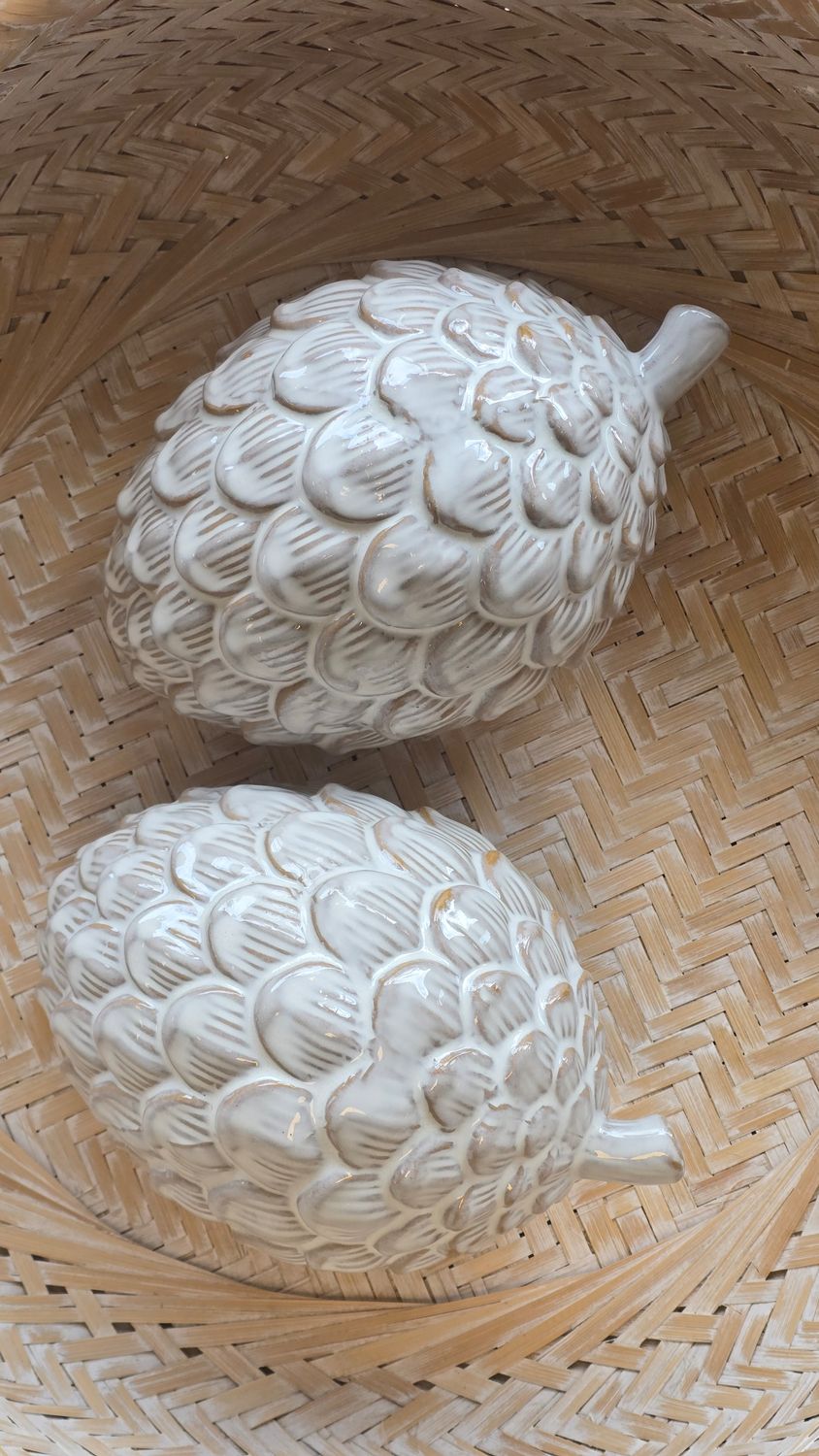 CERAMIC PINE CONE DECOR