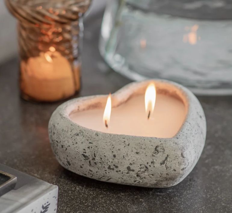 BRIDGEDALE STONE HEART BOWL WITH CANDLE
