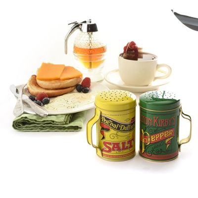 Salt/Pepper Shaker Set Nostalgic