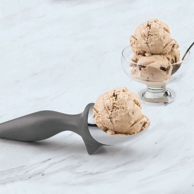 Ice Cream Scoop Tilt Up Charcoal 006