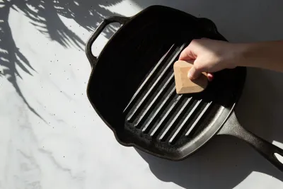 Pan Scraper 2x2" Natural Epicurean 024