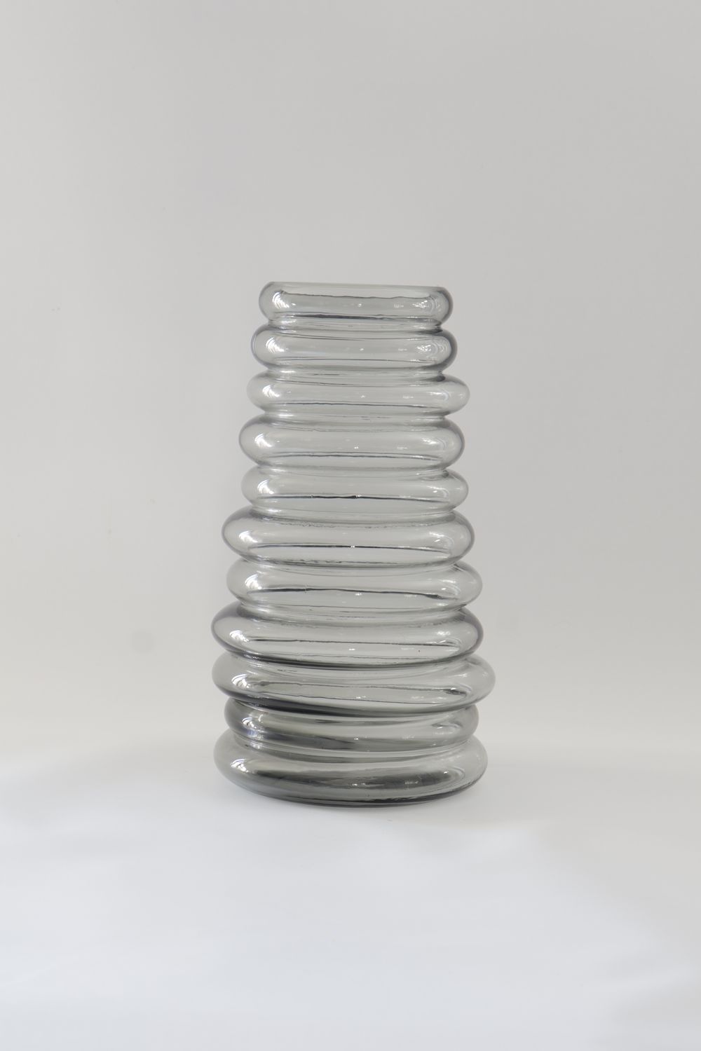 ​Stacked, ribbed beaded or bubble column design.