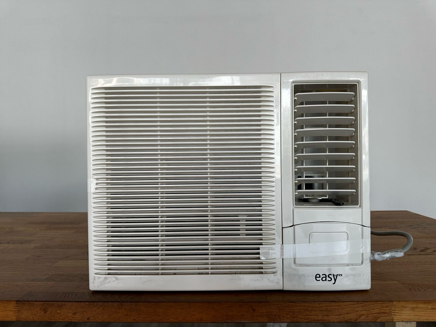 Fensterklimagerät 3.7KW /12000BTU (1030Watt) Fensterklimagerät 3.7KW /12000BTU (1030Watt)