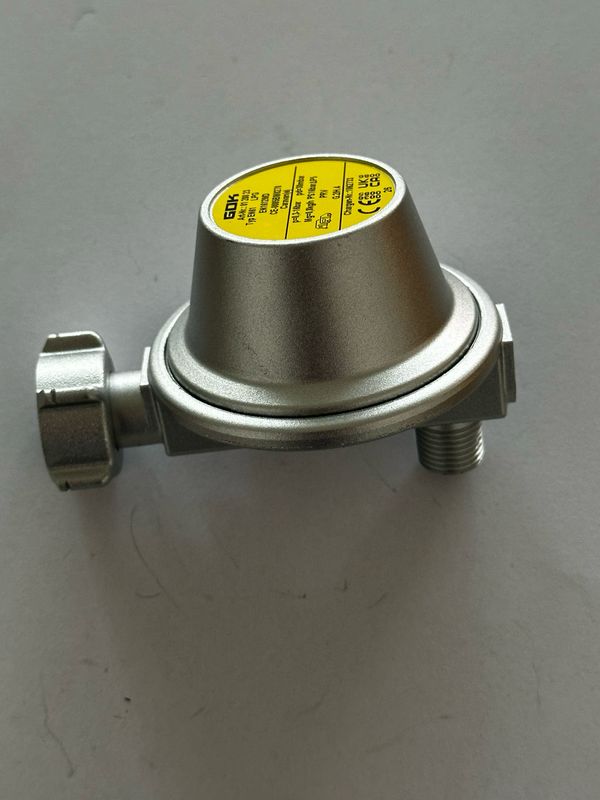 Druckregler für Caravan 90grad, 30mbar 0.8kg/h
