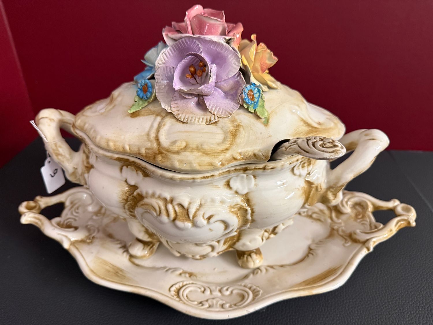 Antieke Majolica / Capodimonte Stijl Terrine met Presenteerschaal
