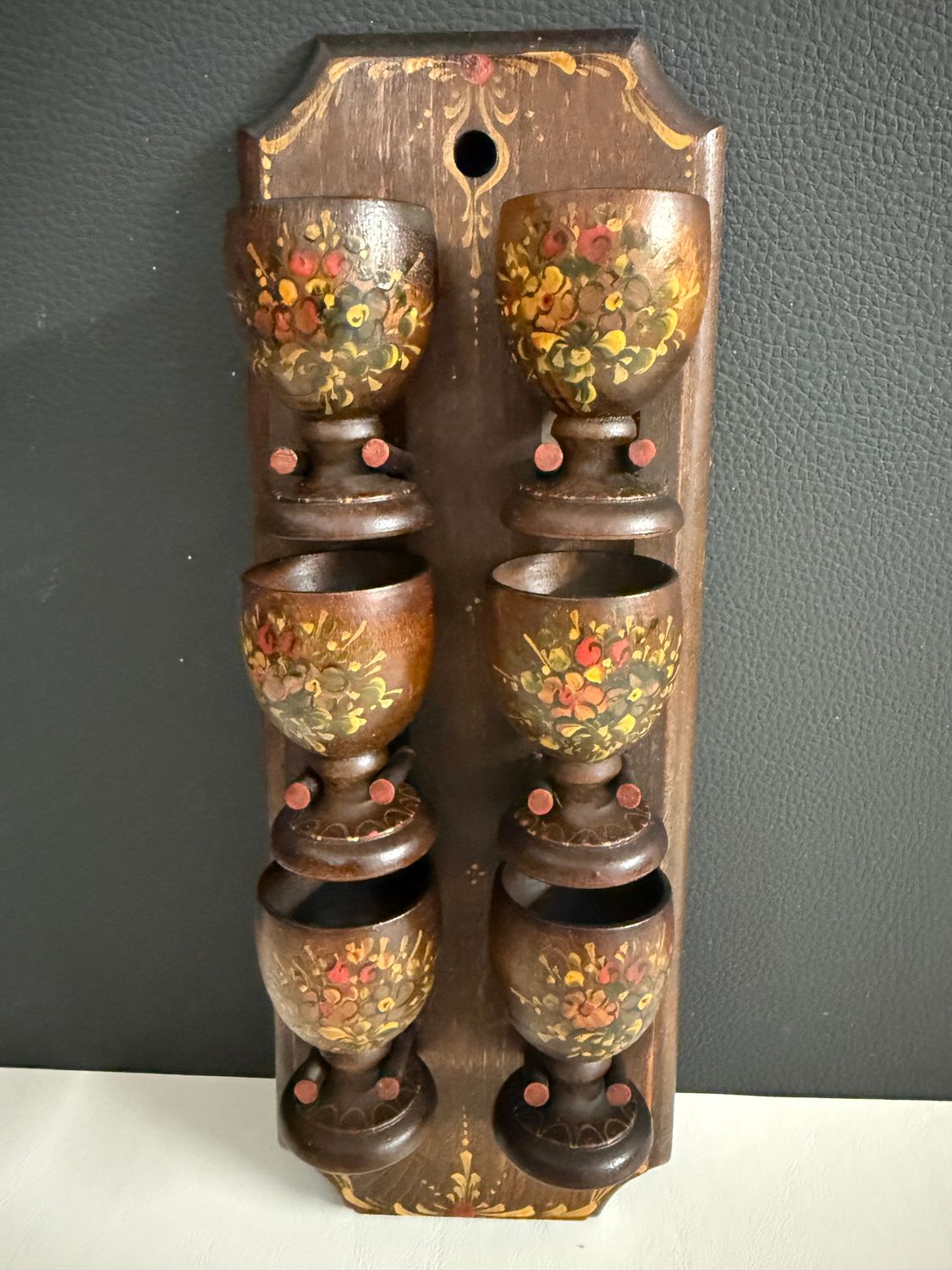 Vintage Houten Wandrek met 6 Handbeschilderde Eierdopjes