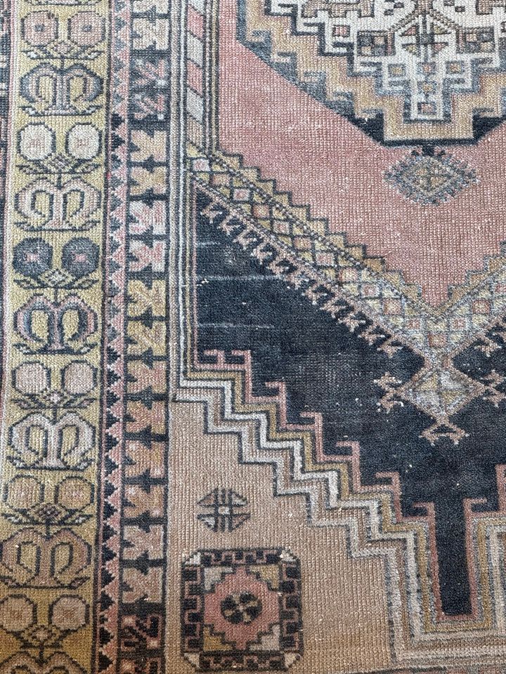 Oushak Design Rug, 6'9" x 3'10"