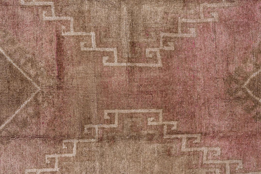 Oushak Design Rug, 6’ 0” x 9’ 5”