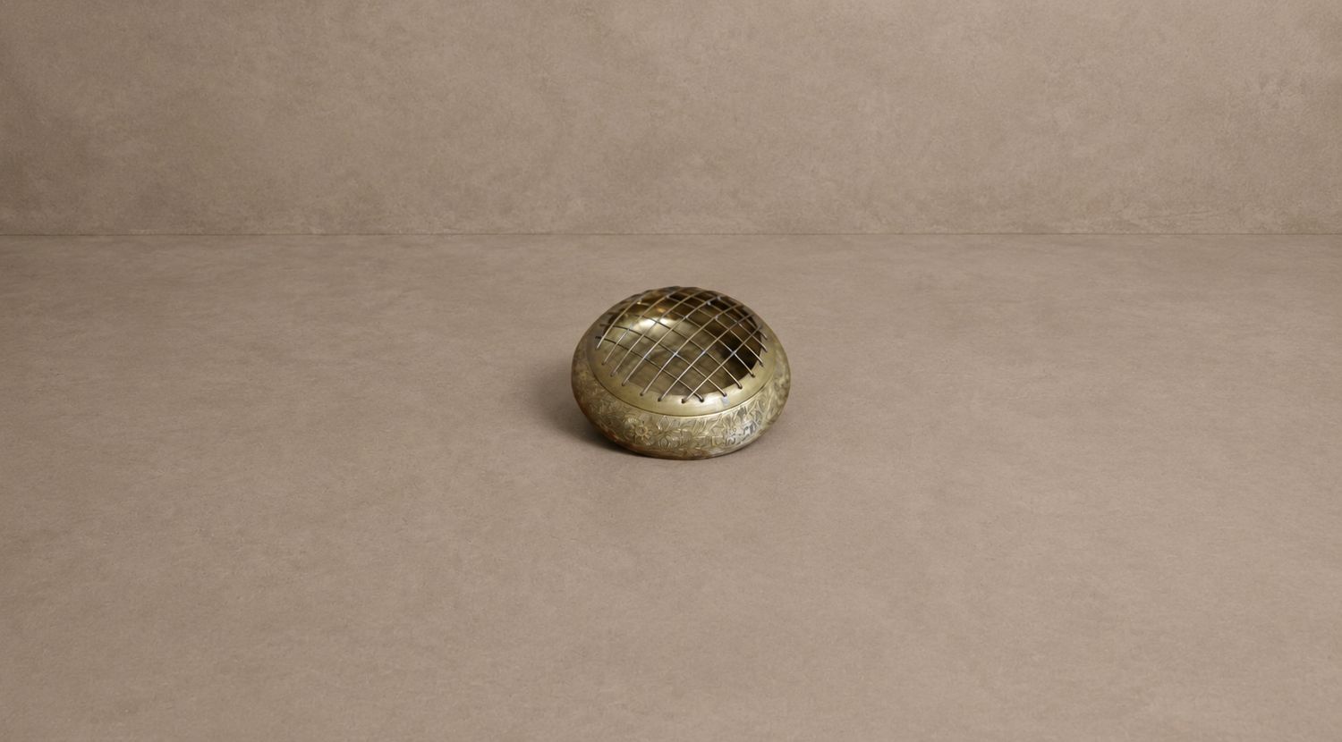 Small Brass Frog Planter for Flowers