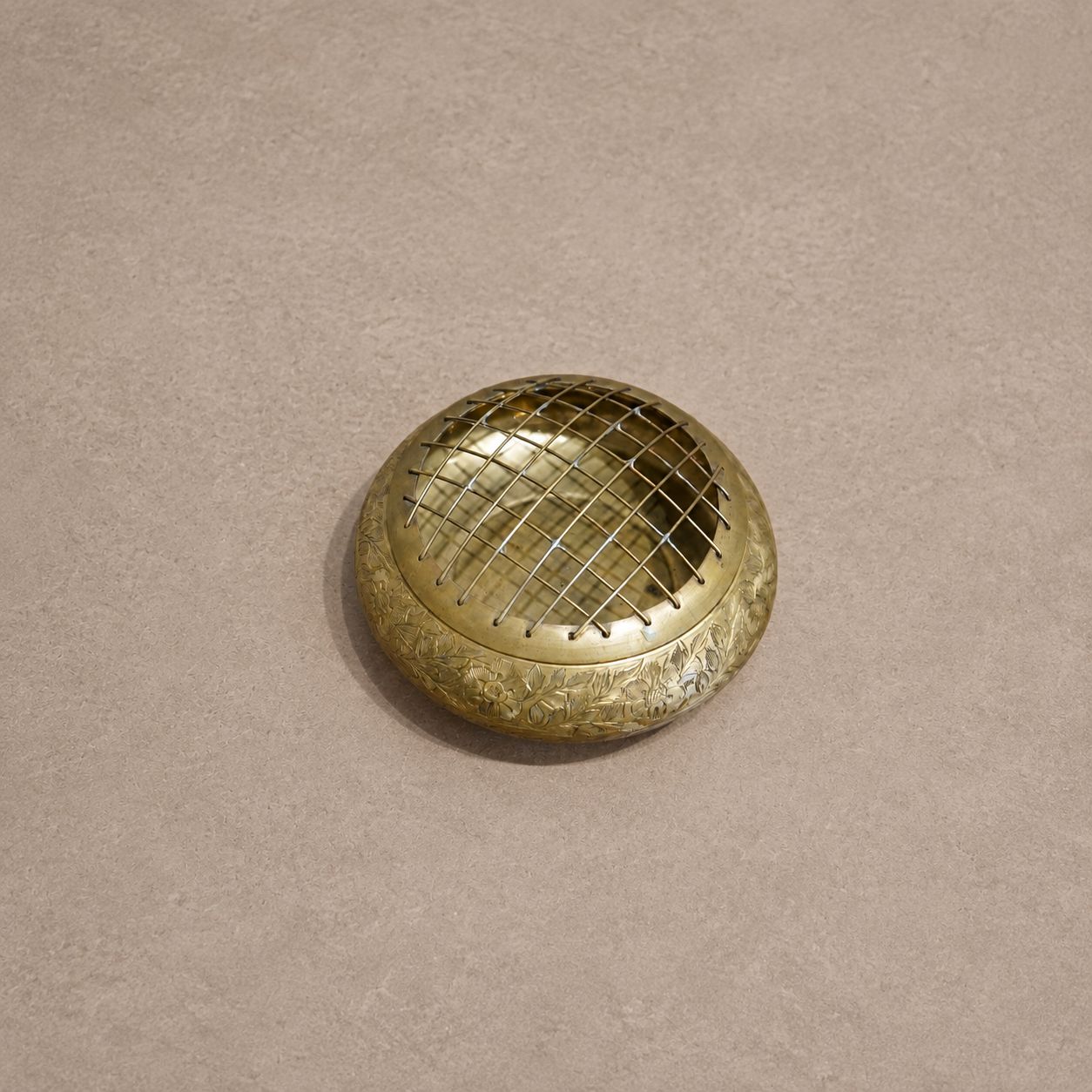 Small Brass Frog Planter for Flowers
