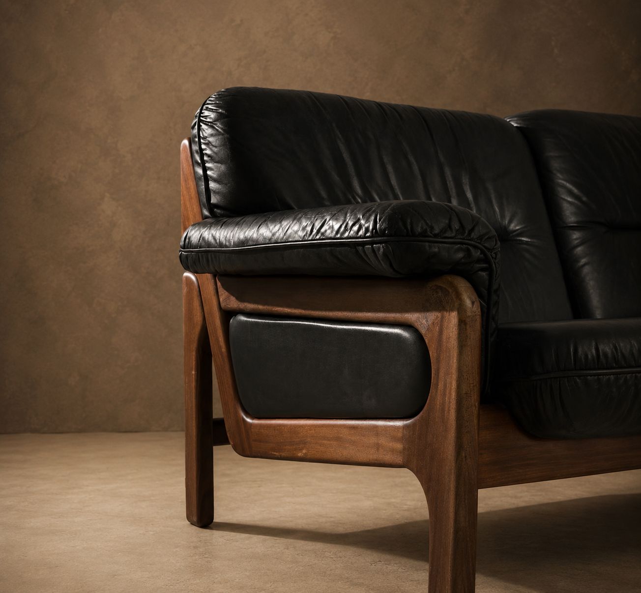 Vintage Black Leather Sofa, Excellent Condition